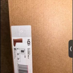 Ugg BRAND NEW size 8